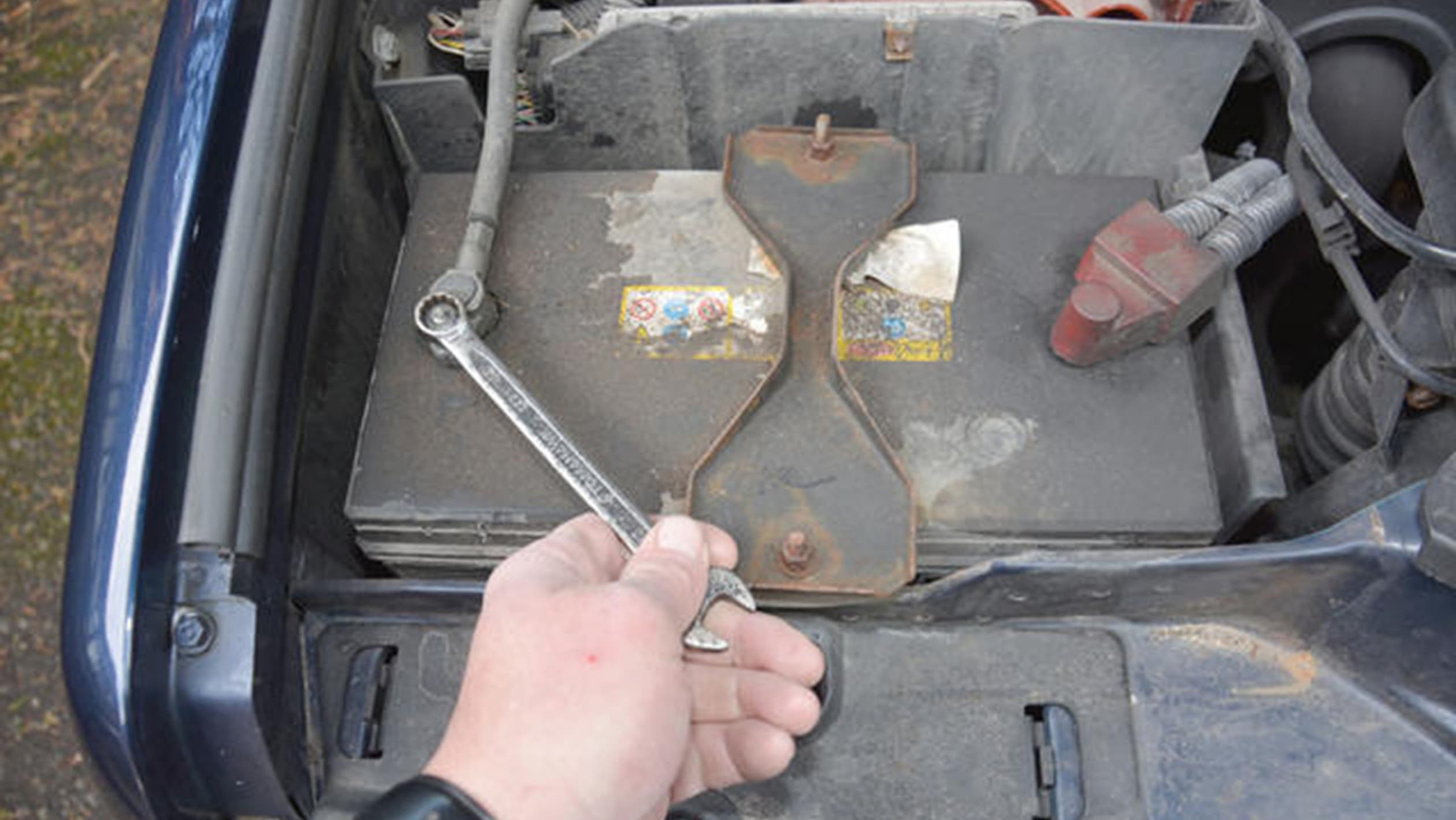 How to eliminate Td5 fuel leaks pictures Auto Express