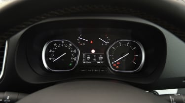 Used Peugeot Traveller - dials