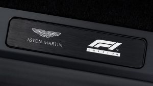 Aston Martin Vantage F1 Edition - badges
