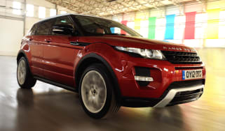 Range Rover Evoque front tracking