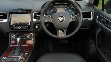 Volkswagen Touareg 3.0 TDI V6 SE interior