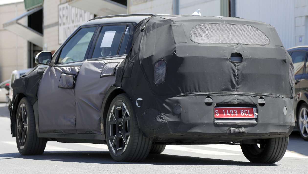 Kia EV3 GT - задняя 3/4