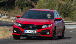 Honda Civic 2017 red - front cornering