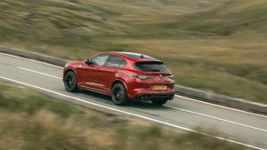 Alfa%20Romeo%20Stelvio%20Quadrifoglio-4.jpg