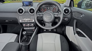 Audi A1 1.6 TDI dash