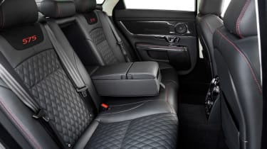 Jaguar XJR 575 - rear seats