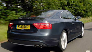Audi S5 rear tracking
