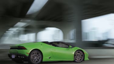 Lamborghini Huracan LP 610-4 Spyder - tracking