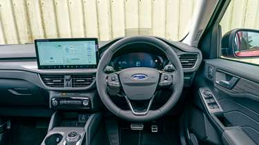 Ford Kuga FHEV - interior 