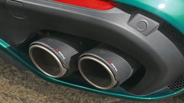Alfa Stelvio Quadrifoglio - exhaust