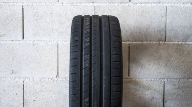 Auto Express Tyre Test 2025 - Yokohama Advan Sport V107
