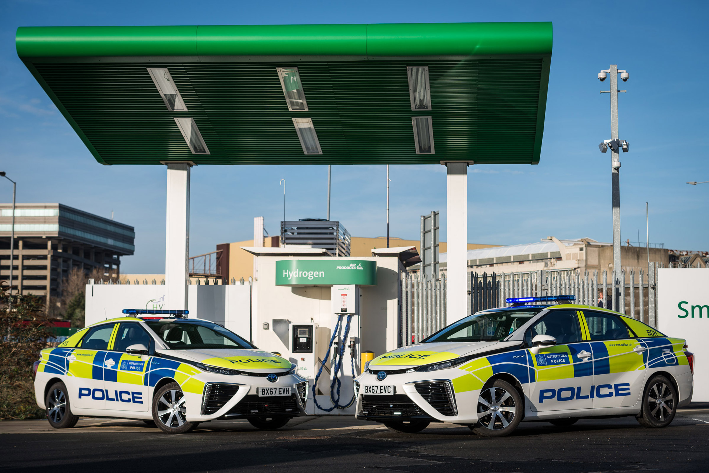 fleet of 11 toyota mirai police cars to enter service with the met