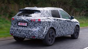 Nissan%20Qashqai%20spyshots-7.jpg