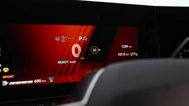 Renault Clio Hybrid E-Tech - dials