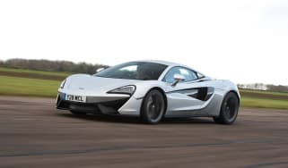 McLaren 540C - front tracking
