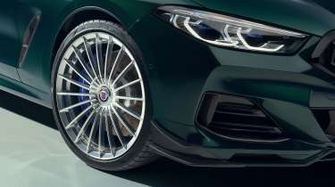 Alpina B8 GT - front headlights