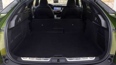 Peugeot E-408 facelift - boot seats down