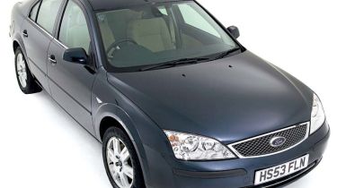 Front view of Ford Mondeo