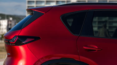 Mazda CX-5 - rear quarter roofline