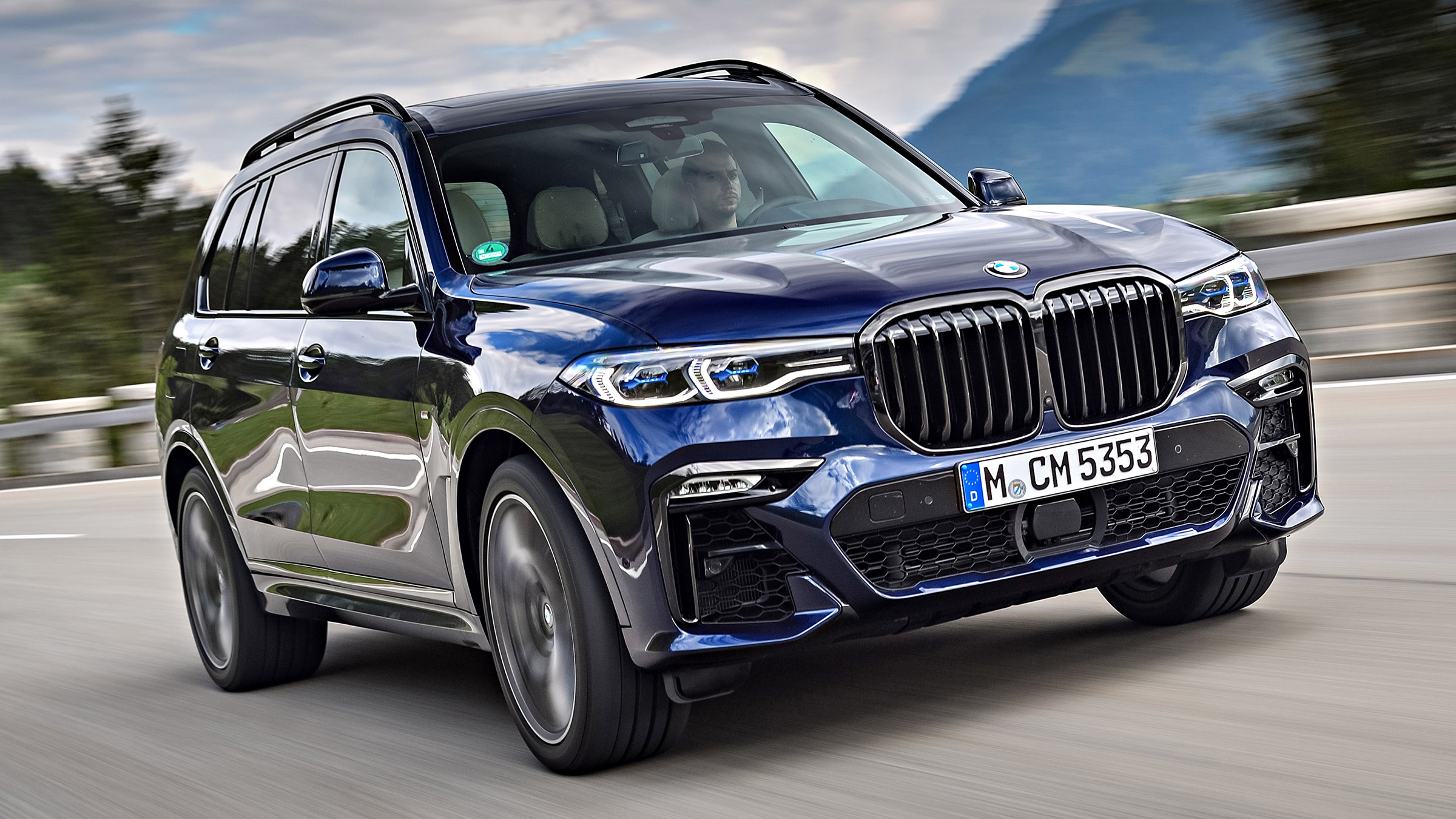 New BMW X7 M50i 2020 review  Auto Express