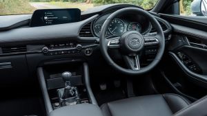 Mazda 3 e-SkyActiv X - cabin