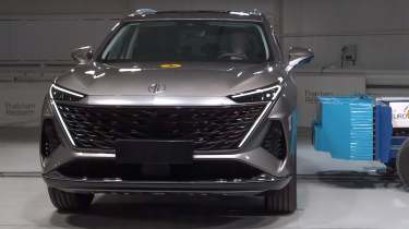 MGS9 PHEV Euro NCAP test vehicle - front