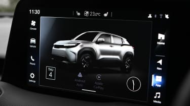 Toyota Urban Cruiser - screen