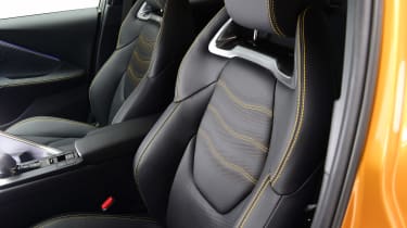 Toyota C-HR - seats