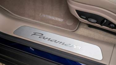 Porsche Panamera 2024 - sill