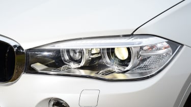 BMW X6 - front lights