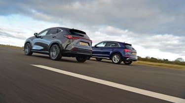 Audi Q5 vs Lexus NX - rear twin tracking