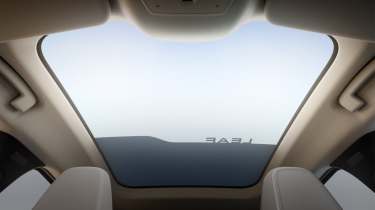 Nissan Leaf - sunroof