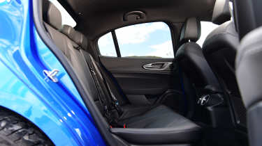 Alfa Romeo Giulia Quadrifoglio - rear seats