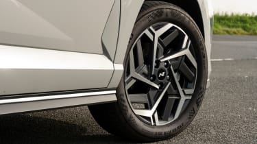 Hyundai Kona - front offside wheel