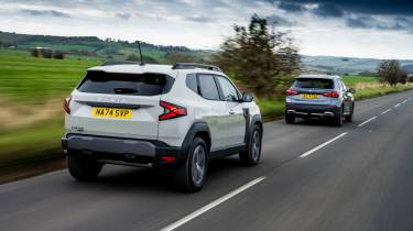 Dacia Duster and MG ZS - rear tracking