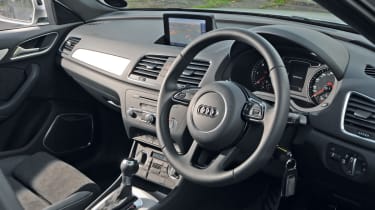 Audi Q3 dash