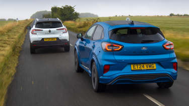 Ford Puma and Renault Captur - rear tracking