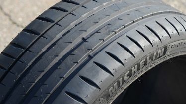 Michelin Pilot Sport 4