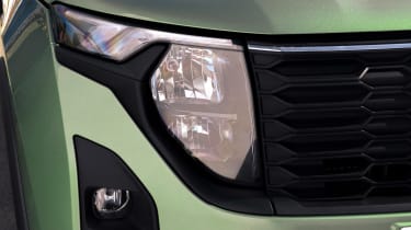 Ford E-Tourneo Courier - front light