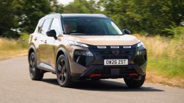 Nissan X-Trail - front cornering