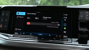 Volkswagen California eHybrid - infotainment screen