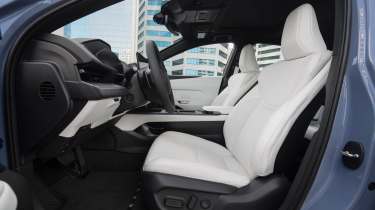 Lexus ES - front seats