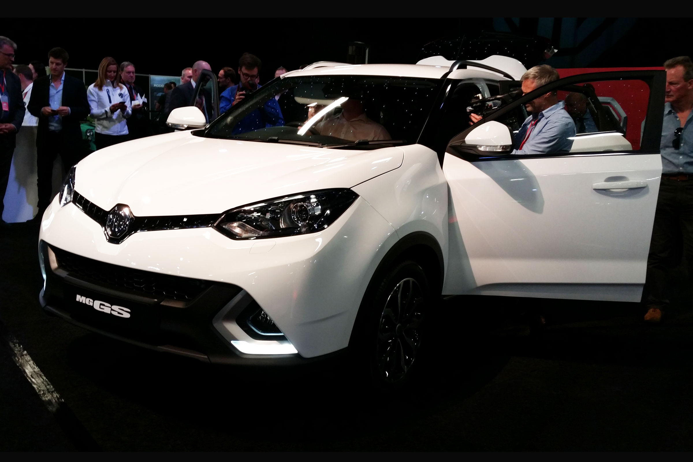 New MG GS SUV priced from £14,995: full details  Auto Express