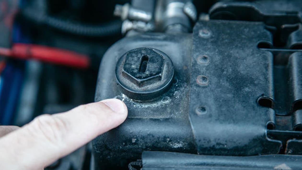 Coolant system check on a Range Rover Classic - pictures | Auto Express