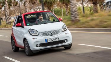 Smart ForTwo Cabrio 2016 - front tracking