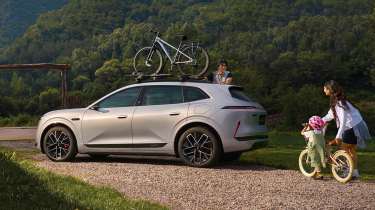 New Avatr 07L SUV - rear