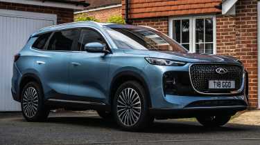 CHERY TIGGO 8 - front 3/4 static blue