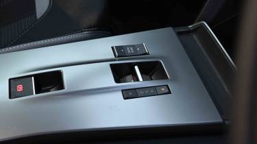Vauxhall Mokka - gear selector