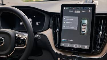 Volvo XC60 facelift - infotainment screen