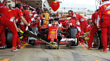 F1 season preview 2016 - Ferrari pit stop